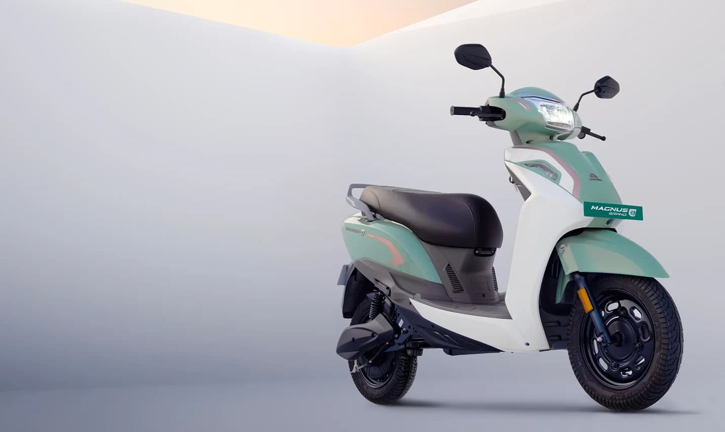 Ampere Magnus Grand electric scooter